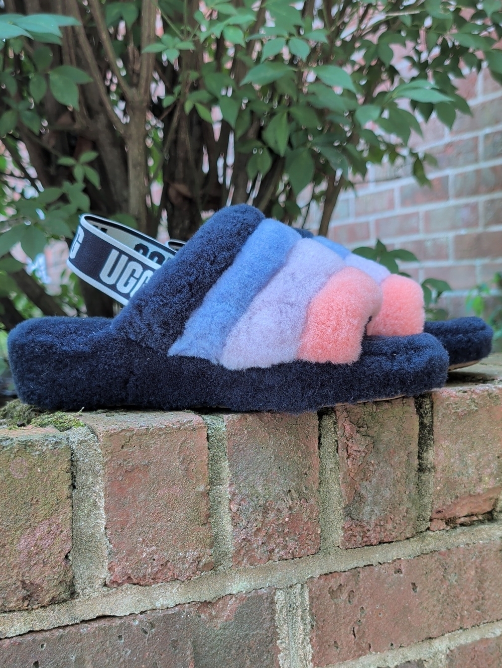 UGG Fluff Yeah Starry Night Skipper Slide Sandal Size 7 (1053)